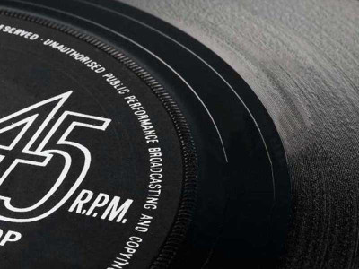 Чому 45 RPM (об/хв?)